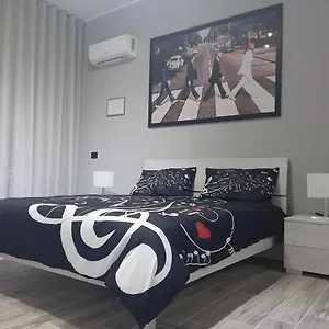 https://the-home-of-music-stars.catania-hotels.net